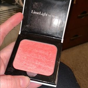 Limelight blush. High pigment!